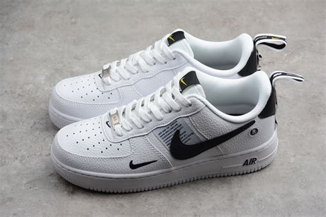 nike air force 1-100 oder 1'07|Nike af1 07.